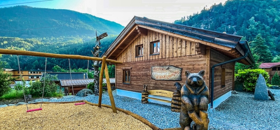 https://www.x-alplodges.at/wp-content/uploads/sites/2/2025/06/2025-Spielplatz-968x450_10.jpg