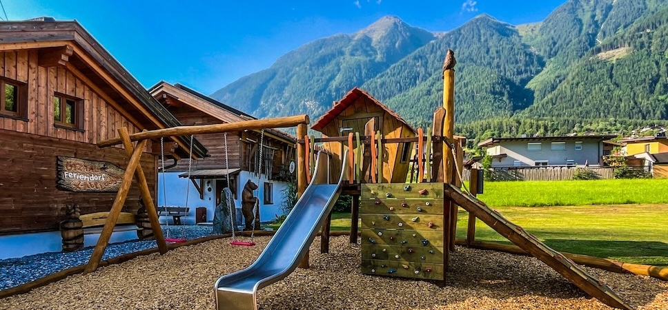 https://www.x-alplodges.at/wp-content/uploads/sites/2/2025/06/2025-Spielplatz-968x450_5.jpg